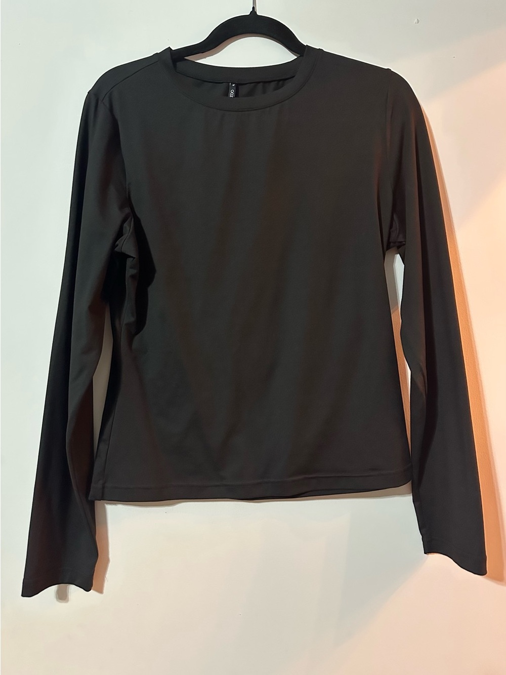 Women’s Black Long-Sleeve Crewneck Top